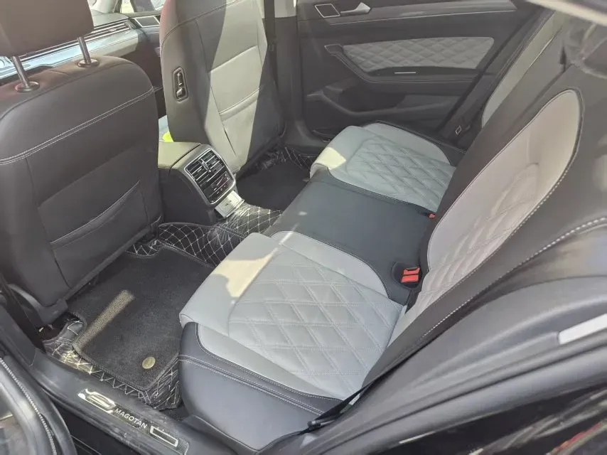 2023 Volkswagen Magotan 2.0T 186HP L4 7DCT,autocango,china used car exporter,china ev exporter,chinese used car exporter,chinese used ev exporter