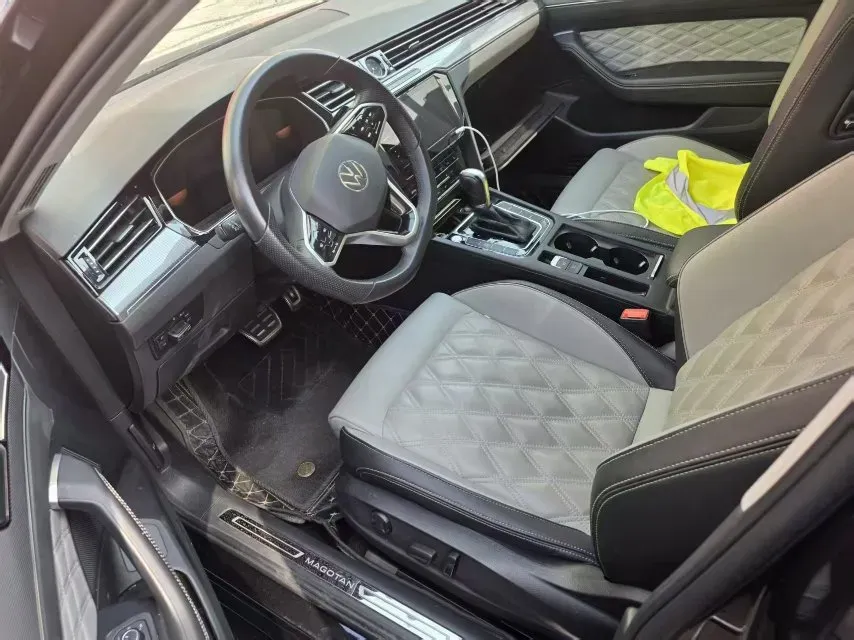 2023 Volkswagen Magotan 2.0T 186HP L4 7DCT,autocango,china used car exporter,china ev exporter,chinese used car exporter,chinese used ev exporter