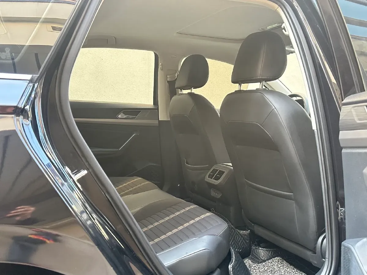 2018 Skoda Karoq 1.4T 150HP L4 7DCT,autocango,china used car exporter,china ev exporter,chinese used car exporter,chinese used ev exporter