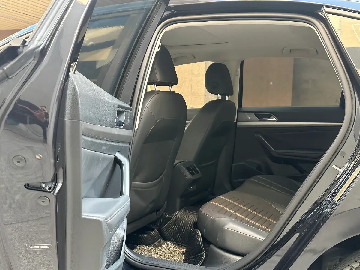 2018 Skoda Karoq 1.4T 150HP L4 7DCT,autocango,china used car exporter,china ev exporter,chinese used car exporter,chinese used ev exporter