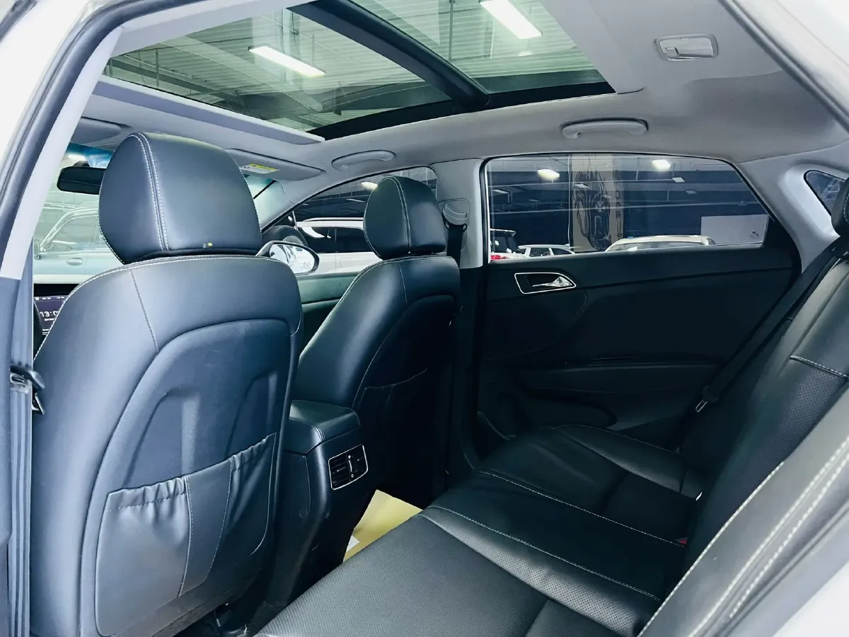 2017 Hyundai Mistra 1.6T 175HP L4 7DCT,autocango,china used car exporter,china ev exporter,chinese used car exporter,chinese used ev exporter