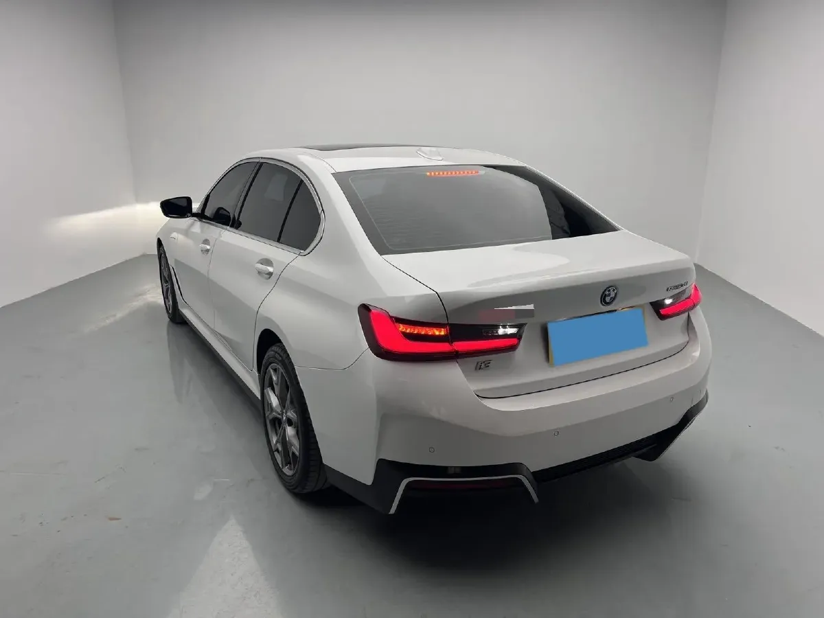 2025 BMW i3 BEV 70KWH,autocango,china used car exporter,china ev exporter,chinese used car exporter,chinese used ev exporter