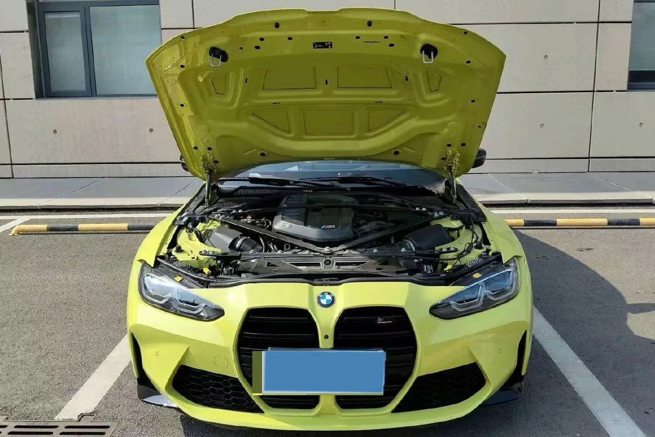 2023 BMW M4 3.0T 510HP L6 8AT,autocango,china used car exporter,china ev exporter,chinese used car exporter,chinese used ev exporter