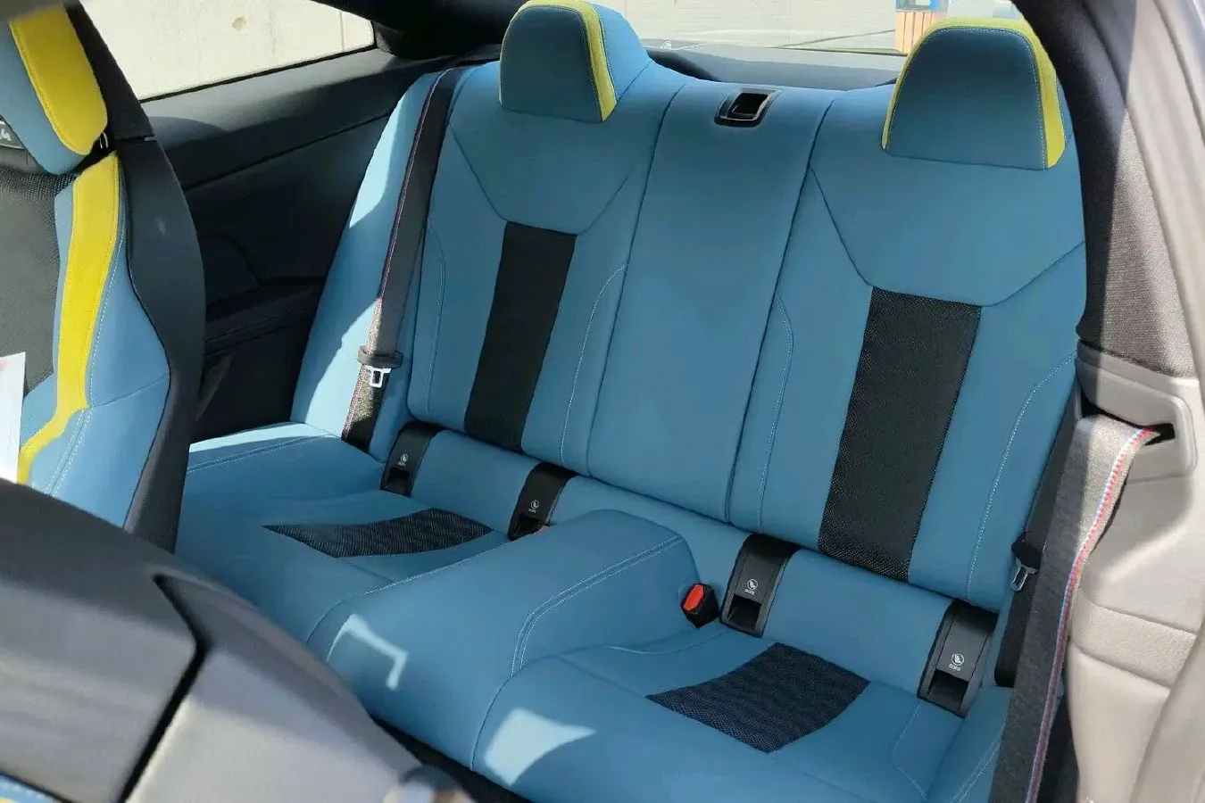 2023 BMW M4 3.0T 510HP L6 8AT,autocango,china used car exporter,china ev exporter,chinese used car exporter,chinese used ev exporter