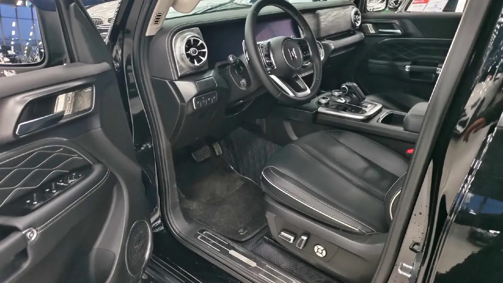 2023 Tank 300 2.0T 227HP L4 8AT,autocango,china used car exporter,china ev exporter,chinese used car exporter,chinese used ev exporter