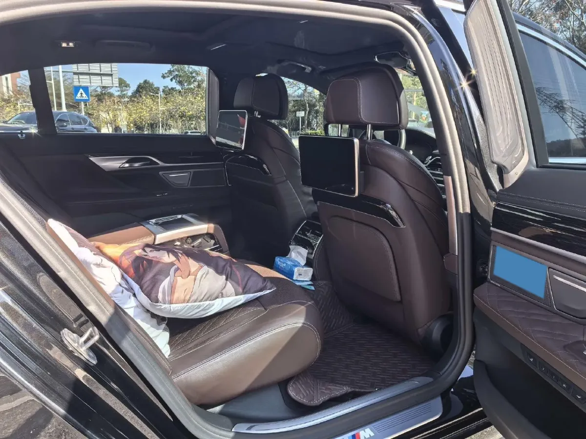 2019 BMW 7 Series 3.0T 340HP L6 8AT,autocango,china used car exporter,china ev exporter,chinese used car exporter,chinese used ev exporter