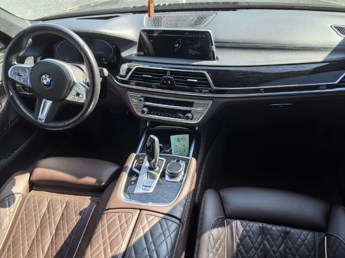 2019 BMW 7 Series 3.0T 340HP L6 8AT,autocango,china used car exporter,china ev exporter,chinese used car exporter,chinese used ev exporter