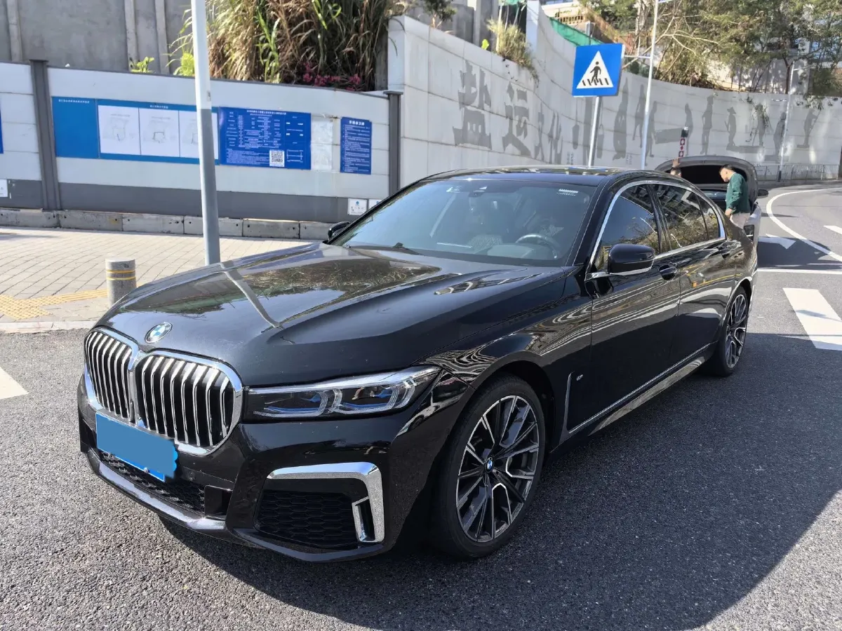 2019 BMW 7 Series 3.0T 340HP L6 8AT,autocango,china used car exporter,china ev exporter,chinese used car exporter,chinese used ev exporter