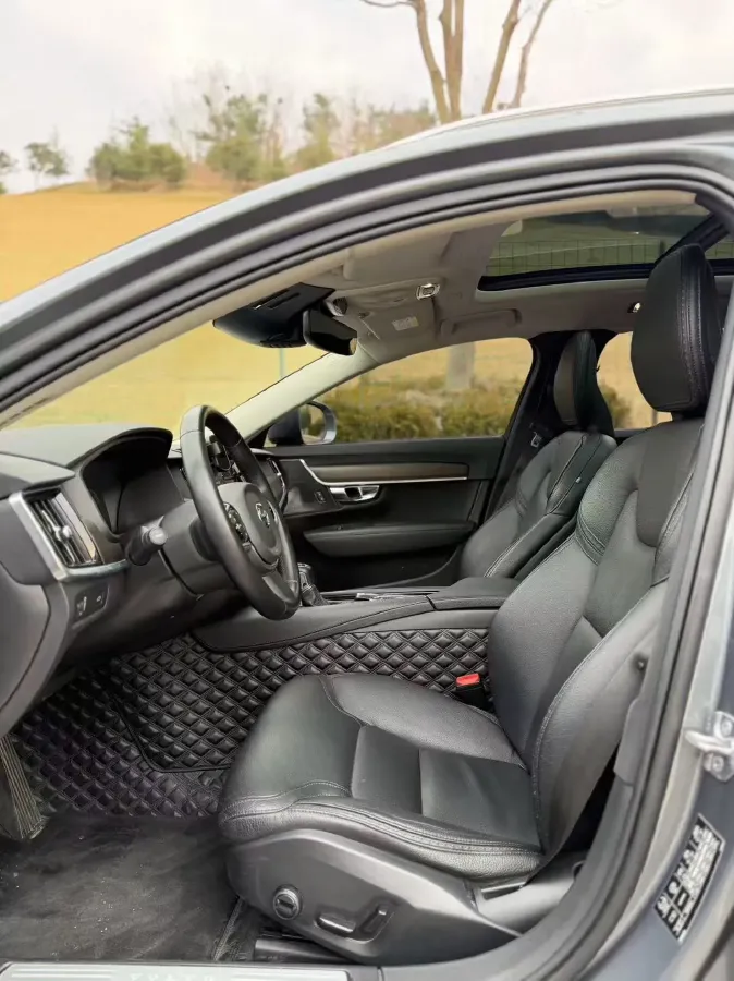 2020 Volvo V90 2.0T 254HP L4 8AT,autocango,china used car exporter,china ev exporter,chinese used car exporter,chinese used ev exporter