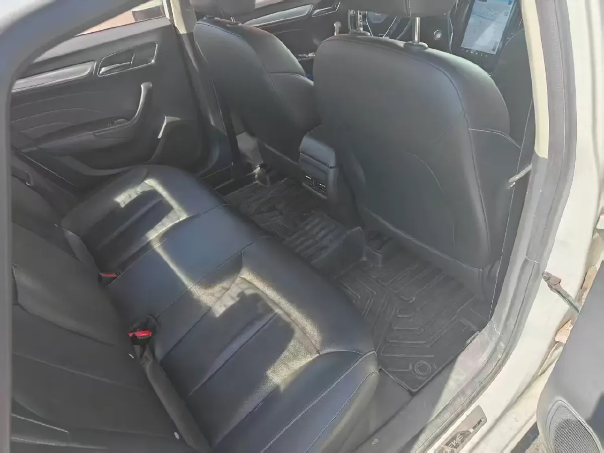 2019 Roewe i6 1.5T 169HP L4 AMT PHEV 9.1KWH,autocango,china used car exporter,china ev exporter,chinese used car exporter,chinese used ev exporter