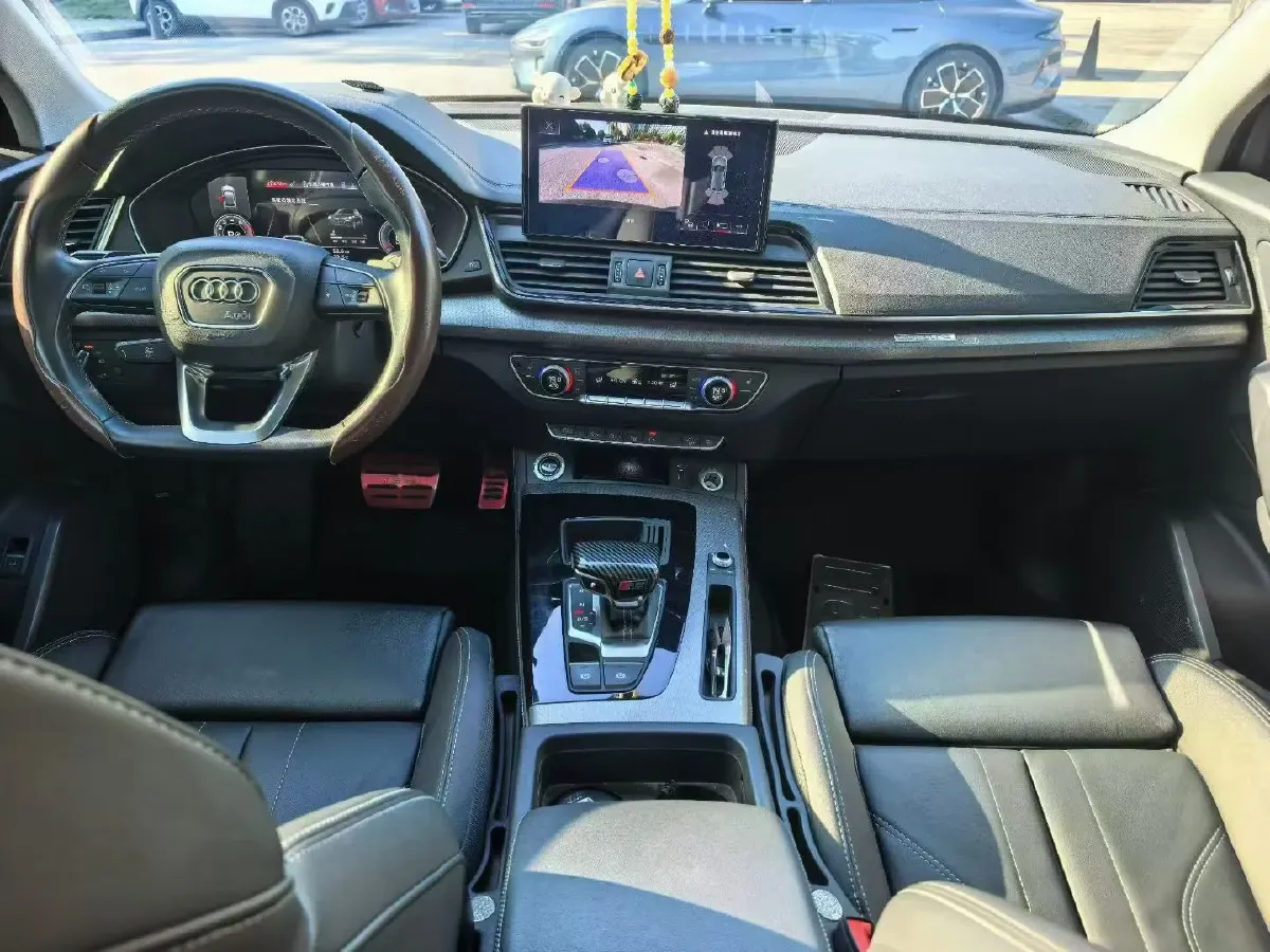 2022 Audi Q5L 2.0T 190HP L4 7DCT,autocango,china used car exporter,china ev exporter,chinese used car exporter,chinese used ev exporter