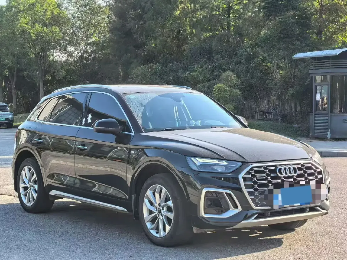 2022 Audi Q5L 2.0T 190HP L4 7DCT,autocango,china used car exporter,china ev exporter,chinese used car exporter,chinese used ev exporter