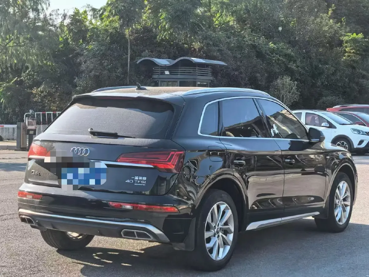 2022 Audi Q5L 2.0T 190HP L4 7DCT,autocango,china used car exporter,china ev exporter,chinese used car exporter,chinese used ev exporter