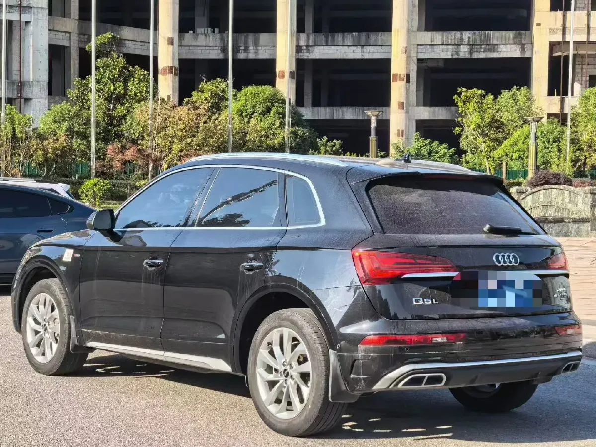 2022 Audi Q5L 2.0T 190HP L4 7DCT,autocango,china used car exporter,china ev exporter,chinese used car exporter,chinese used ev exporter