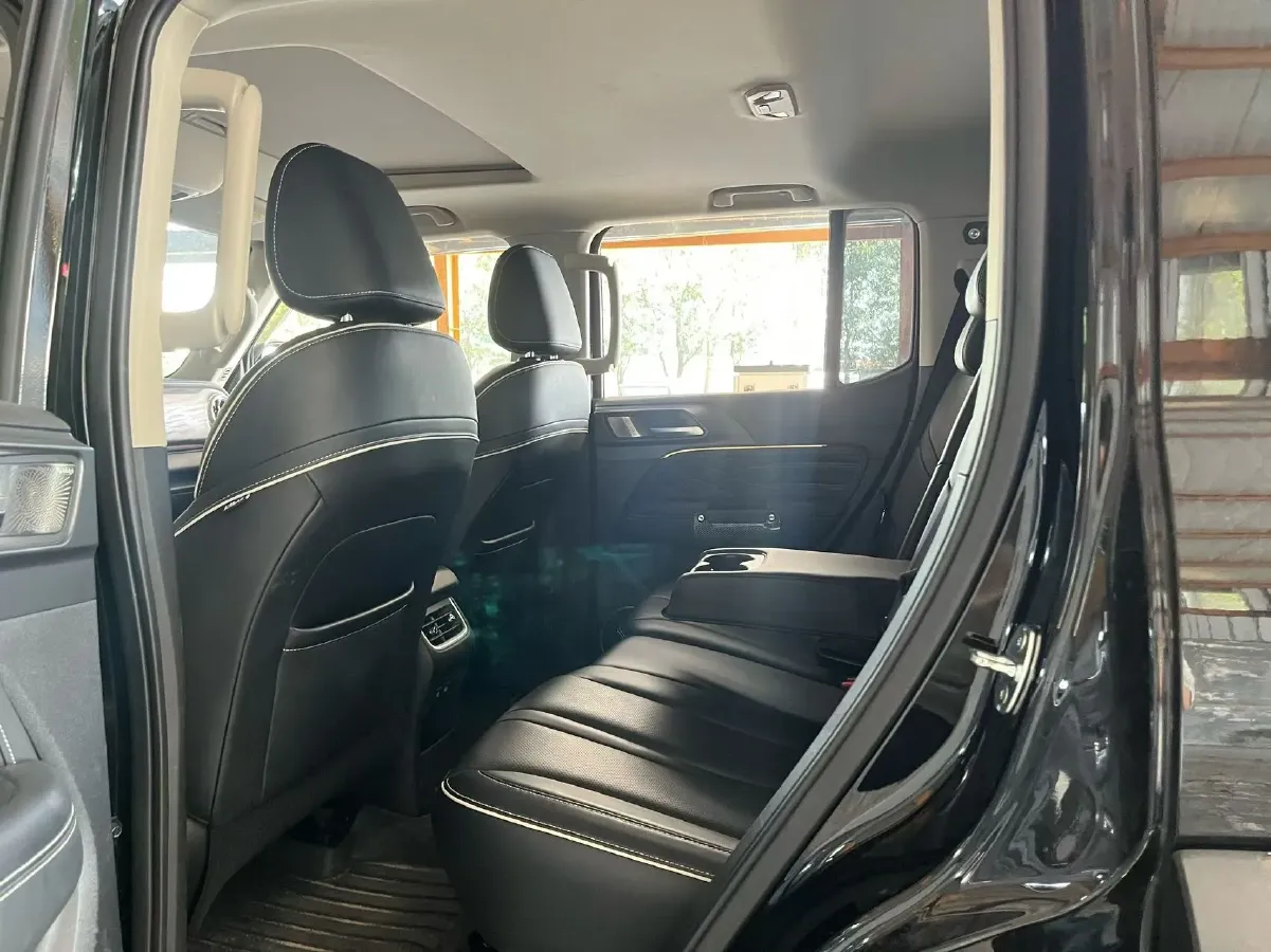 2023 Tank 300 2.0T 227HP L4 8AT,autocango,china used car exporter,china ev exporter,chinese used car exporter,chinese used ev exporter