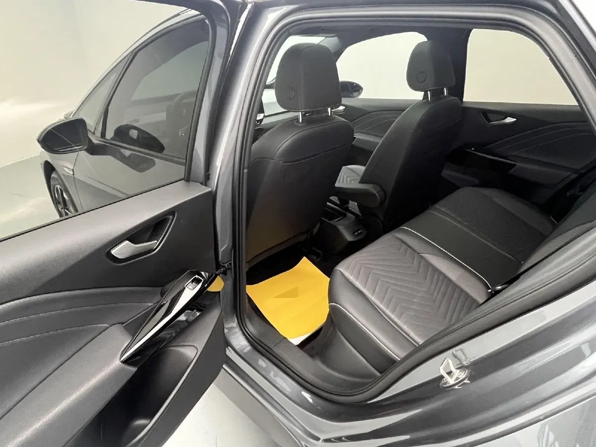 2024 Volkswagen ID.3 BEV 52.8KWH,autocango,china used car exporter,china ev exporter,chinese used car exporter,chinese used ev exporter