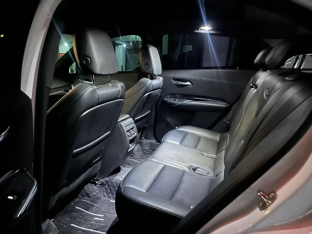 2021 Cadillac XT4 2.0T 237HP L4 9AT,autocango,china used car exporter,china ev exporter,chinese used car exporter,chinese used ev exporter