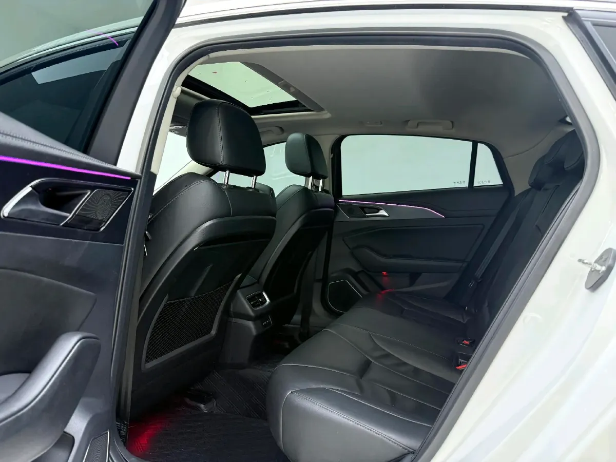 2020 HongQi H5 1.5T 169HP L4 7DCT,autocango,china used car exporter,china ev exporter,chinese used car exporter,chinese used ev exporter