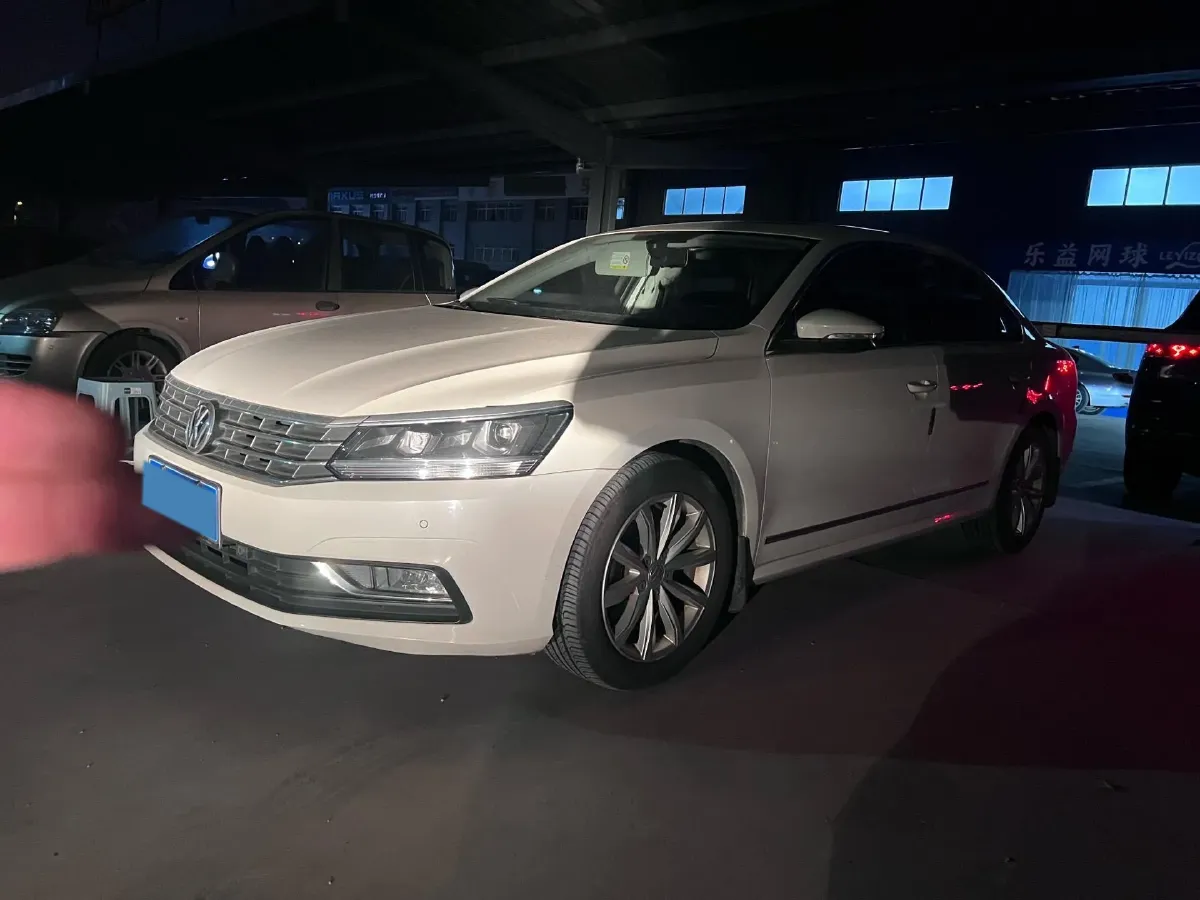2017 Volkswagen Passat 1.8T 180HP L4 7DCT,autocango,china used car exporter,china ev exporter,chinese used car exporter,chinese used ev exporter