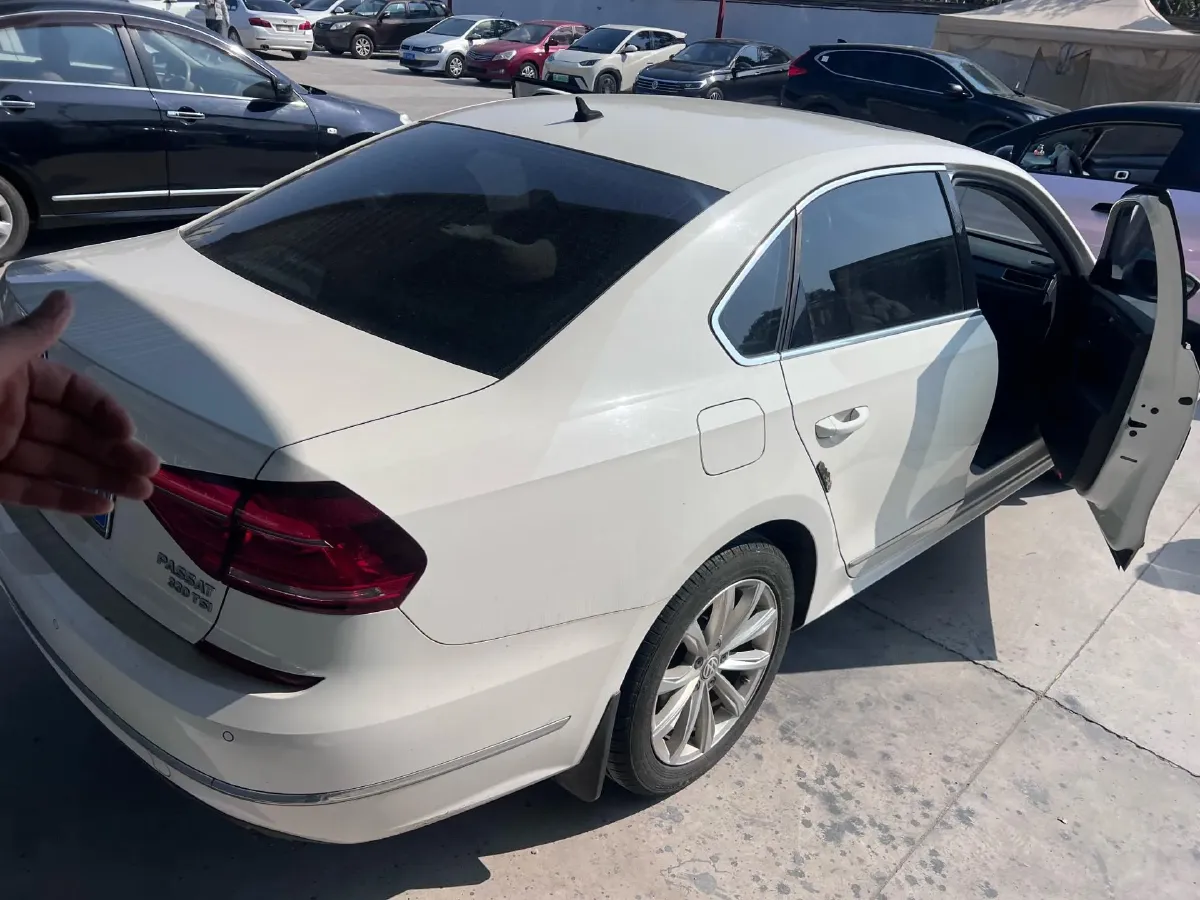 2017 Volkswagen Passat 1.8T 180HP L4 7DCT,autocango,china used car exporter,china ev exporter,chinese used car exporter,chinese used ev exporter
