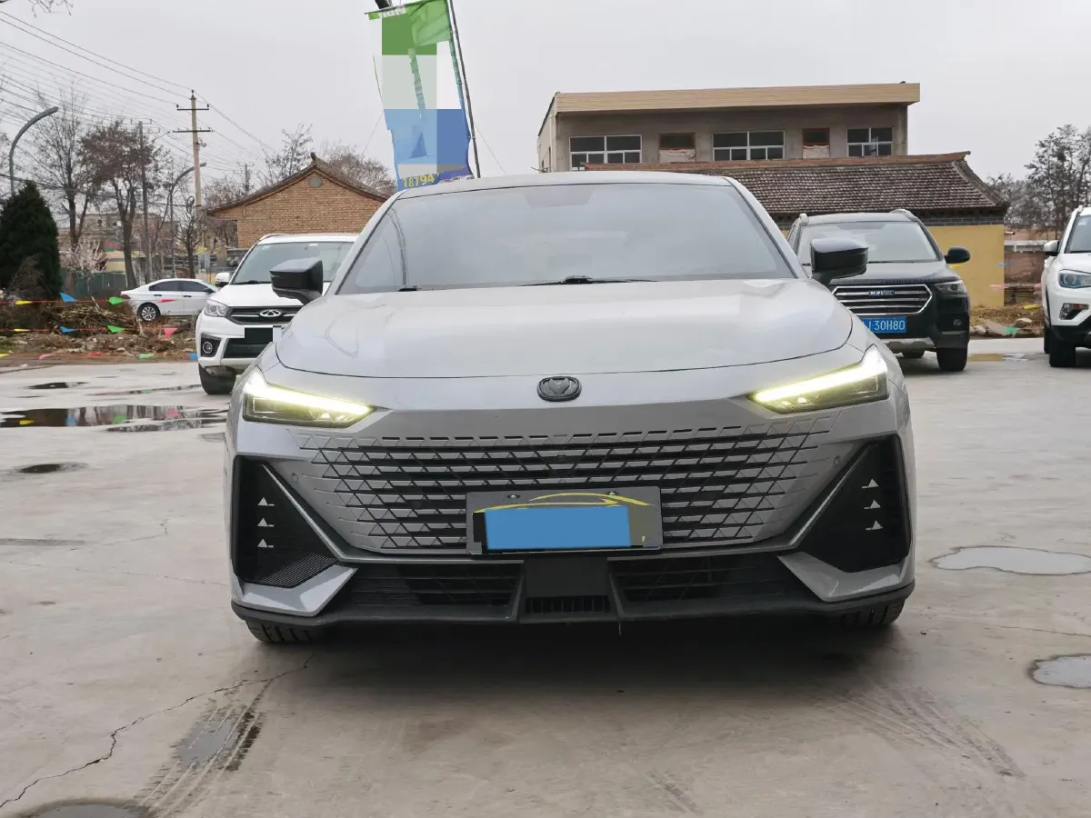 2022 ChangAn UNI-V 1.5T 188HP L4 7DCT,autocango,china used car exporter,china ev exporter,chinese used car exporter,chinese used ev exporter
