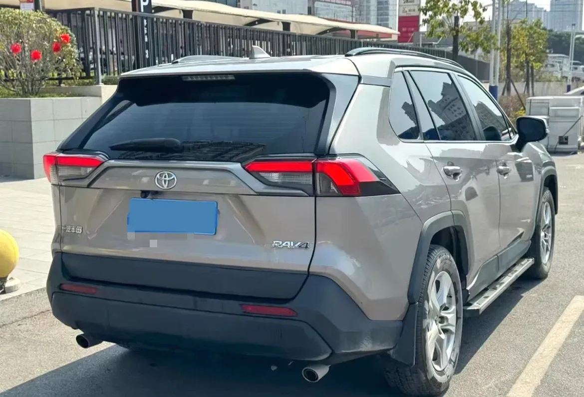 2021 Toyota RAV4 2.0L 171HP L4 CVT,autocango,china used car exporter,china ev exporter,chinese used car exporter,chinese used ev exporter