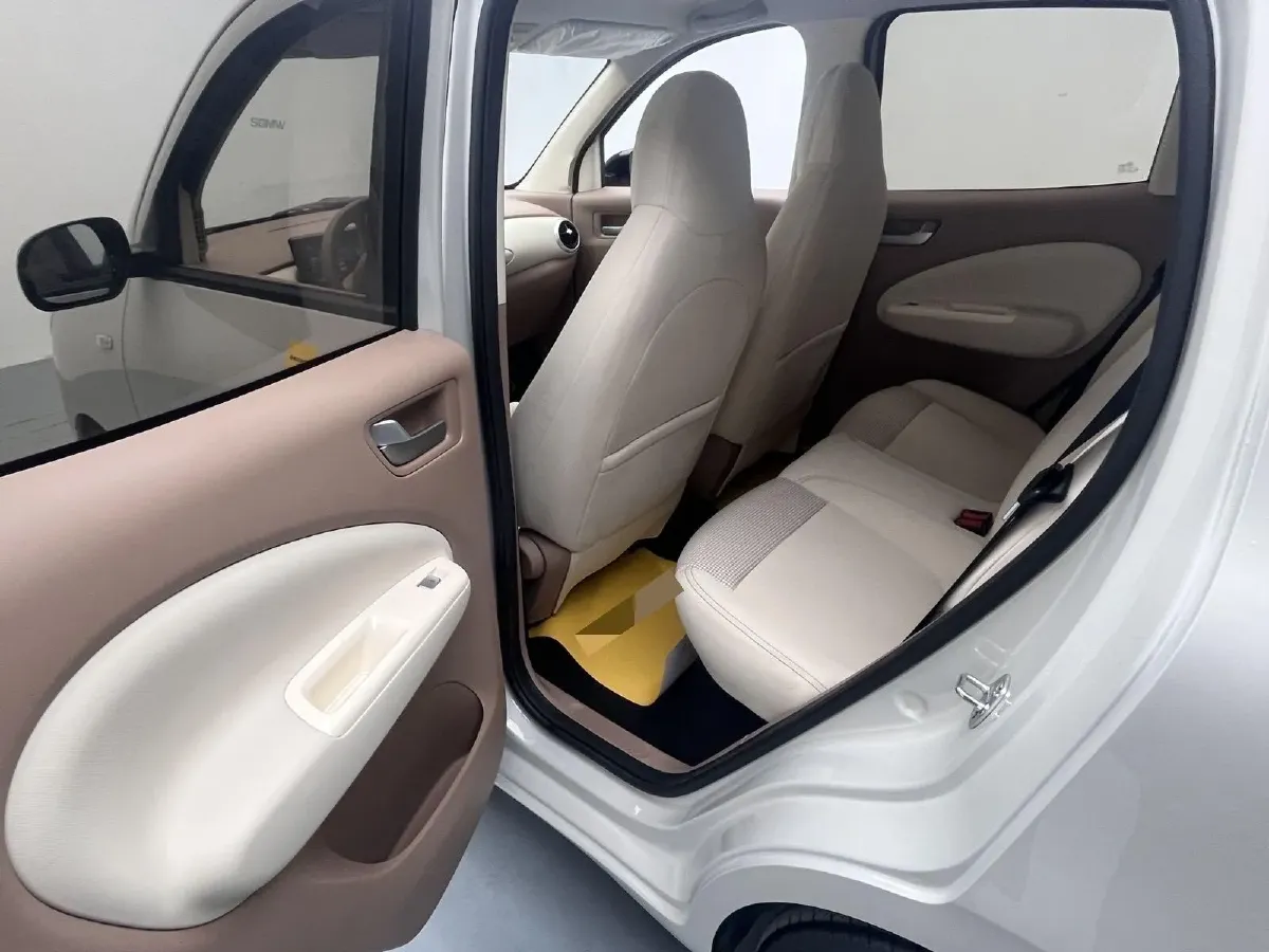 2025 WuLing HongGuang MINI EV BEV 16.2KWH,autocango,china used car exporter,china ev exporter,chinese used car exporter,chinese used ev exporter