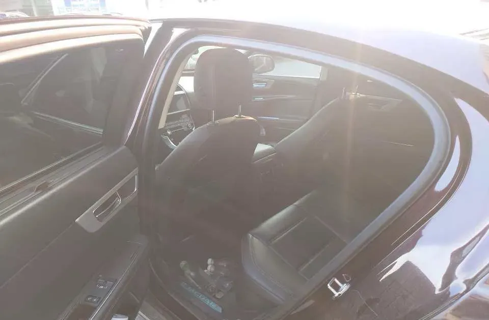 2019 Land Rover Discovery Sport 2.0T 200HP L4 9AT,autocango,china used car exporter,china ev exporter,chinese used car exporter,chinese used ev exporter