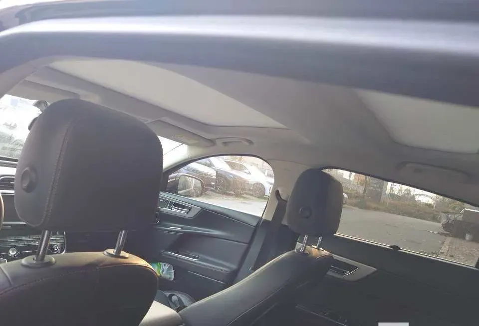 2019 Land Rover Discovery Sport 2.0T 200HP L4 9AT,autocango,china used car exporter,china ev exporter,chinese used car exporter,chinese used ev exporter