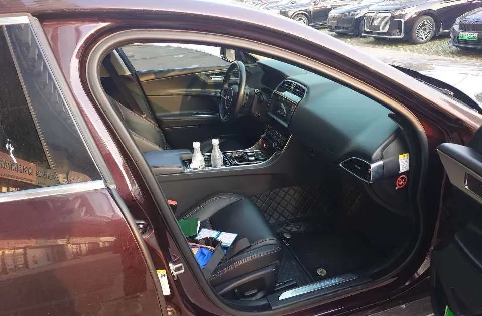 2019 Land Rover Discovery Sport 2.0T 200HP L4 9AT,autocango,china used car exporter,china ev exporter,chinese used car exporter,chinese used ev exporter