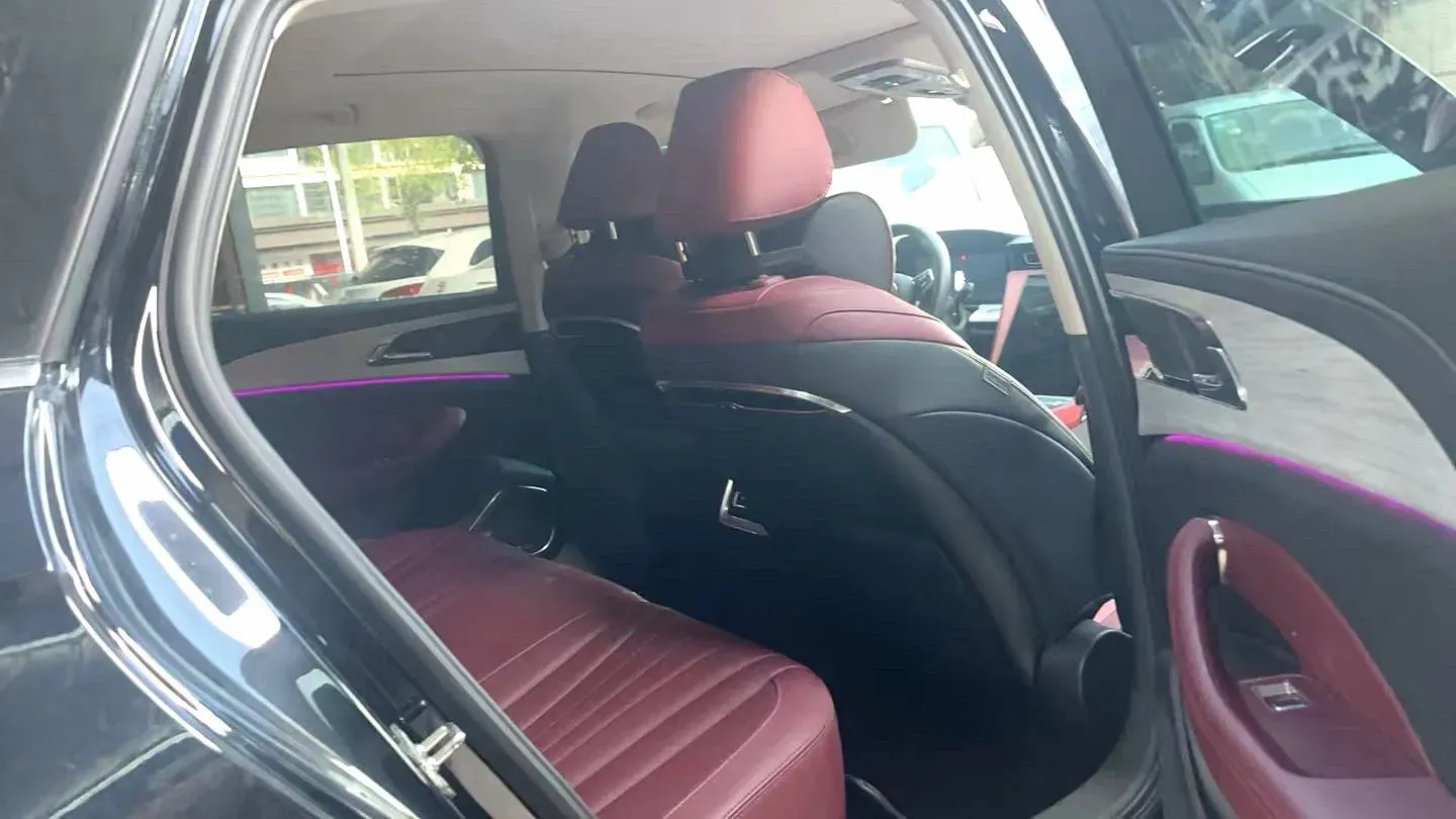 2024 HongQi H5 2.0T 224HP L4 8AT,autocango,china used car exporter,china ev exporter,chinese used car exporter,chinese used ev exporter