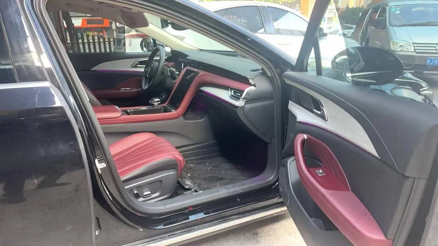 2024 HongQi H5 2.0T 224HP L4 8AT,autocango,china used car exporter,china ev exporter,chinese used car exporter,chinese used ev exporter