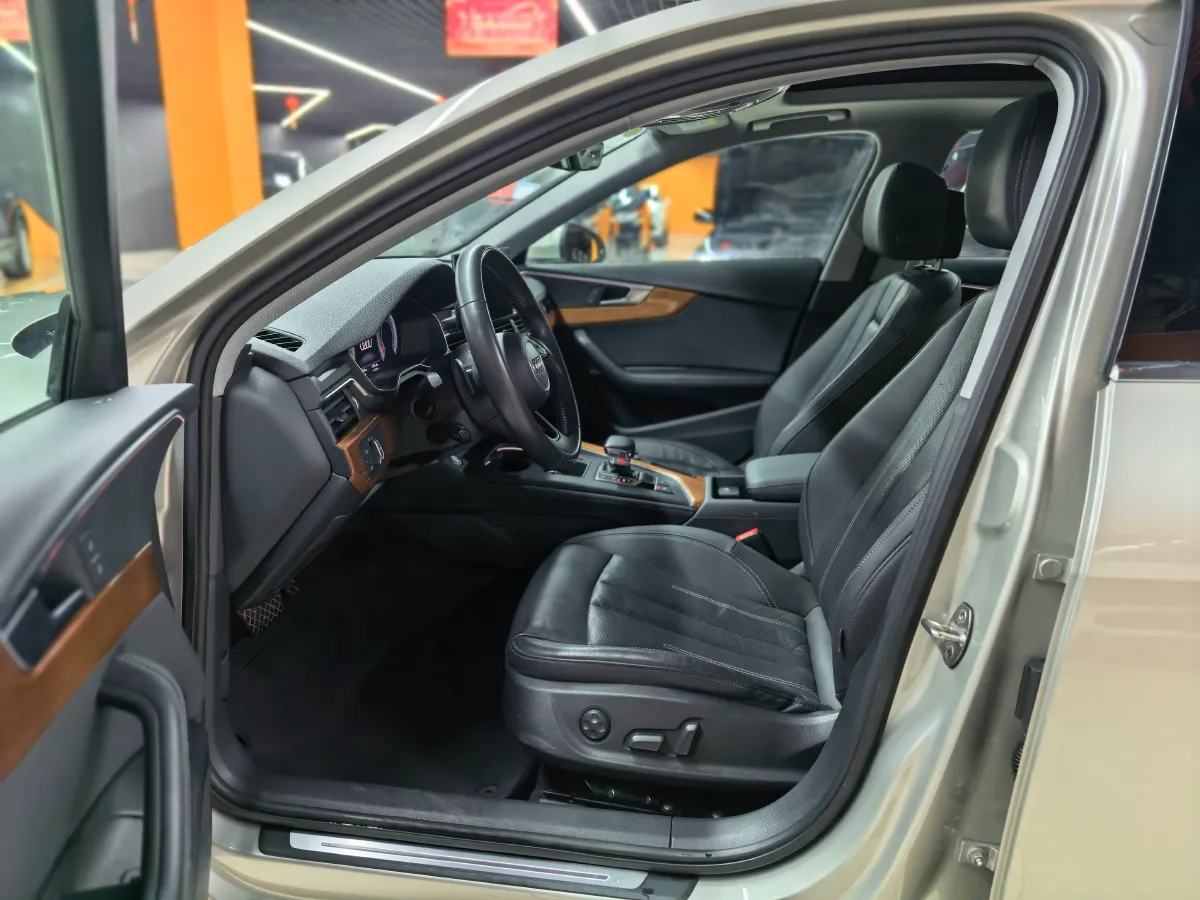 2020 Audi A4L 2.0T 190HP L4 7DCT,autocango,china used car exporter,china ev exporter,chinese used car exporter,chinese used ev exporter