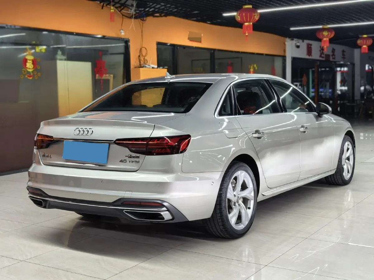 2020 Audi A4L 2.0T 190HP L4 7DCT,autocango,china used car exporter,china ev exporter,chinese used car exporter,chinese used ev exporter