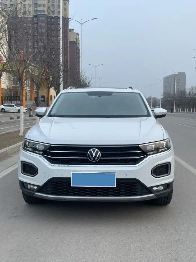 2022 Volkswagen T-Roc 1.4T 150HP L4 7DCT,autocango,china used car exporter,china ev exporter,chinese used car exporter,chinese used ev exporter