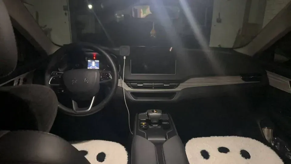 2023 HongQi E-QM5 BEV 82KWH,autocango,china used car exporter,china ev exporter,chinese used car exporter,chinese used ev exporter