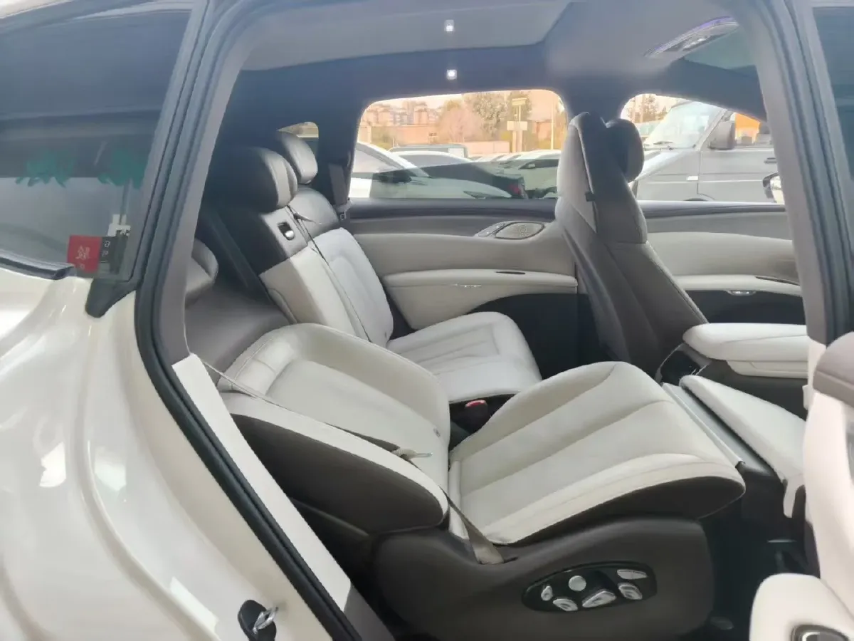 2023 IM LS7 BEV 90KWH,autocango,china used car exporter,china ev exporter,chinese used car exporter,chinese used ev exporter