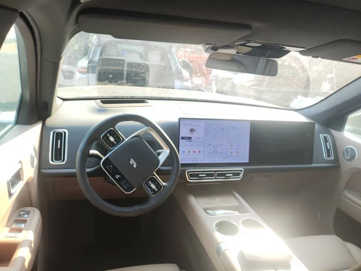 2025 Li L7 Range Extended 154HP REEV,autocango,china used car exporter,china ev exporter,chinese used car exporter,chinese used ev exporter