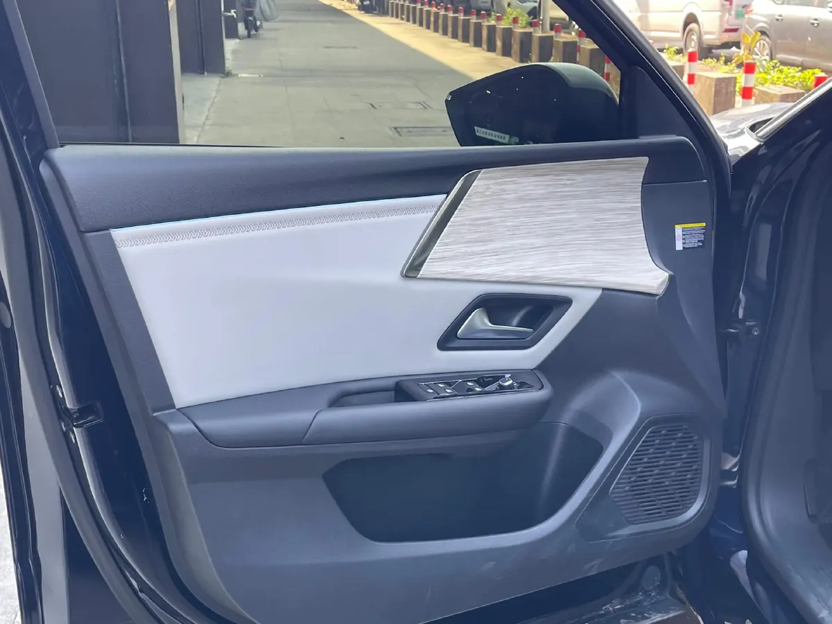 2024 Citroen C5 X 1.6T 175HP L4 8AT,autocango,china used car exporter,china ev exporter,chinese used car exporter,chinese used ev exporter