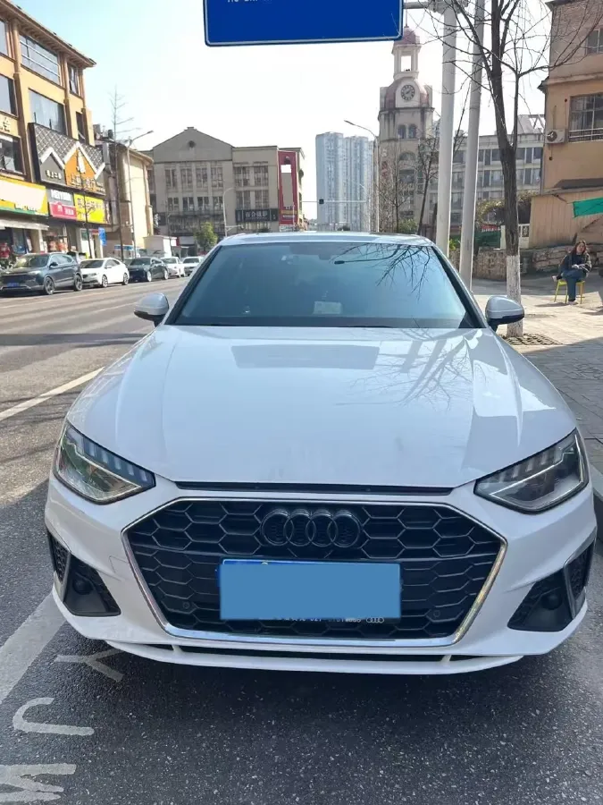 2022 Audi A4L 2.0T 190HP L4 7DCT,autocango,china used car exporter,china ev exporter,chinese used car exporter,chinese used ev exporter
