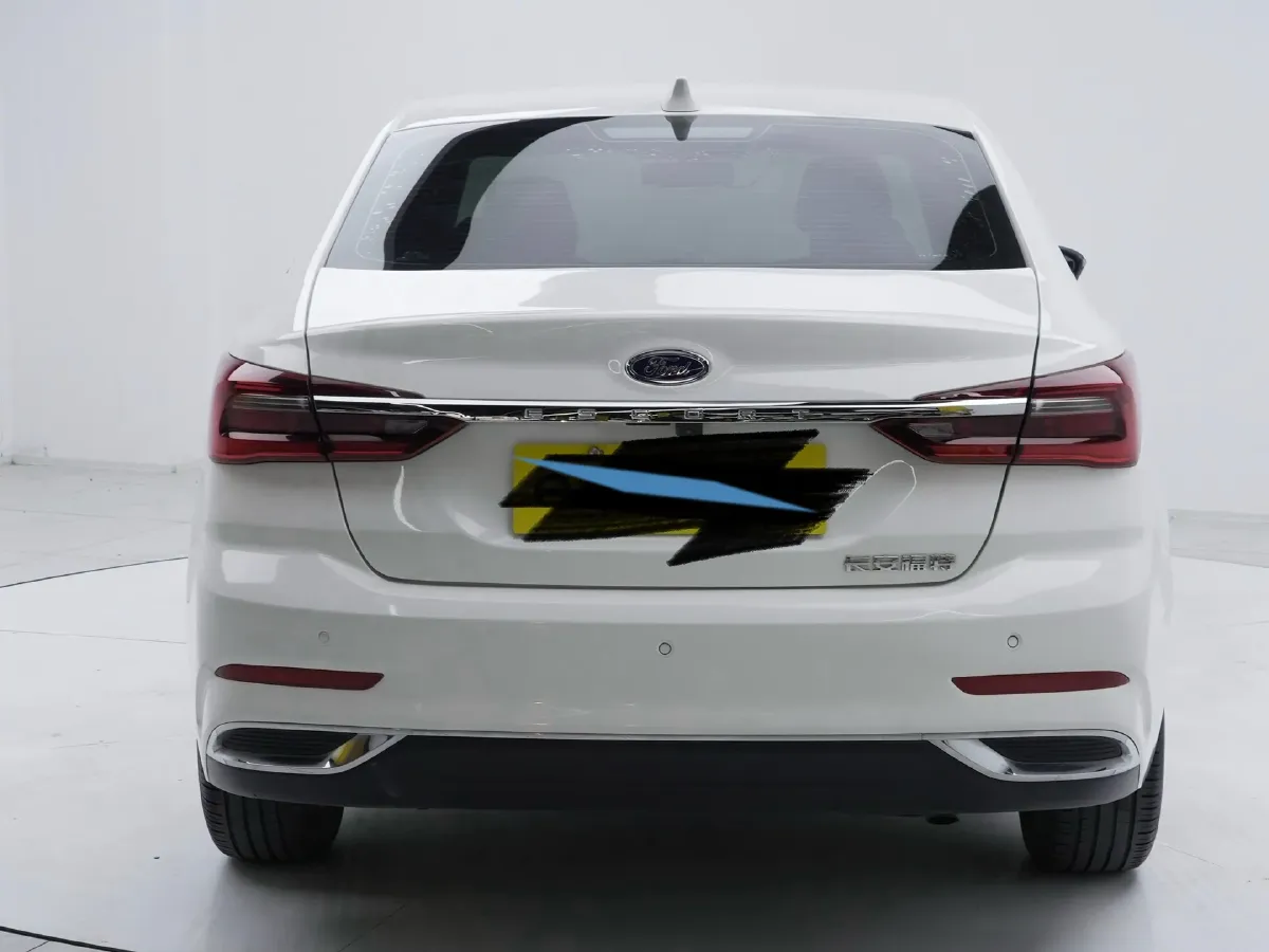 2021 Ford Escort 1.5L 122HP L3 6AT,autocango,china used car exporter,china ev exporter,chinese used car exporter,chinese used ev exporter