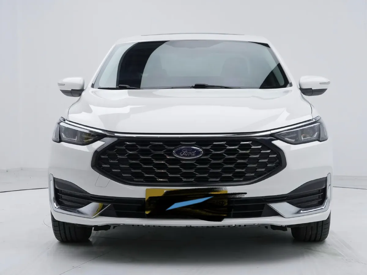 2021 Ford Escort 1.5L 122HP L3 6AT,autocango,china used car exporter,china ev exporter,chinese used car exporter,chinese used ev exporter