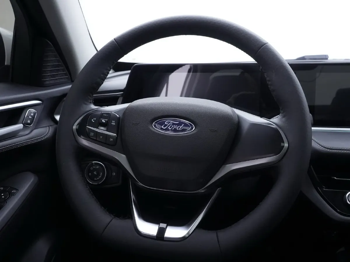 2021 Ford Escort 1.5L 122HP L3 6AT,autocango,china used car exporter,china ev exporter,chinese used car exporter,chinese used ev exporter