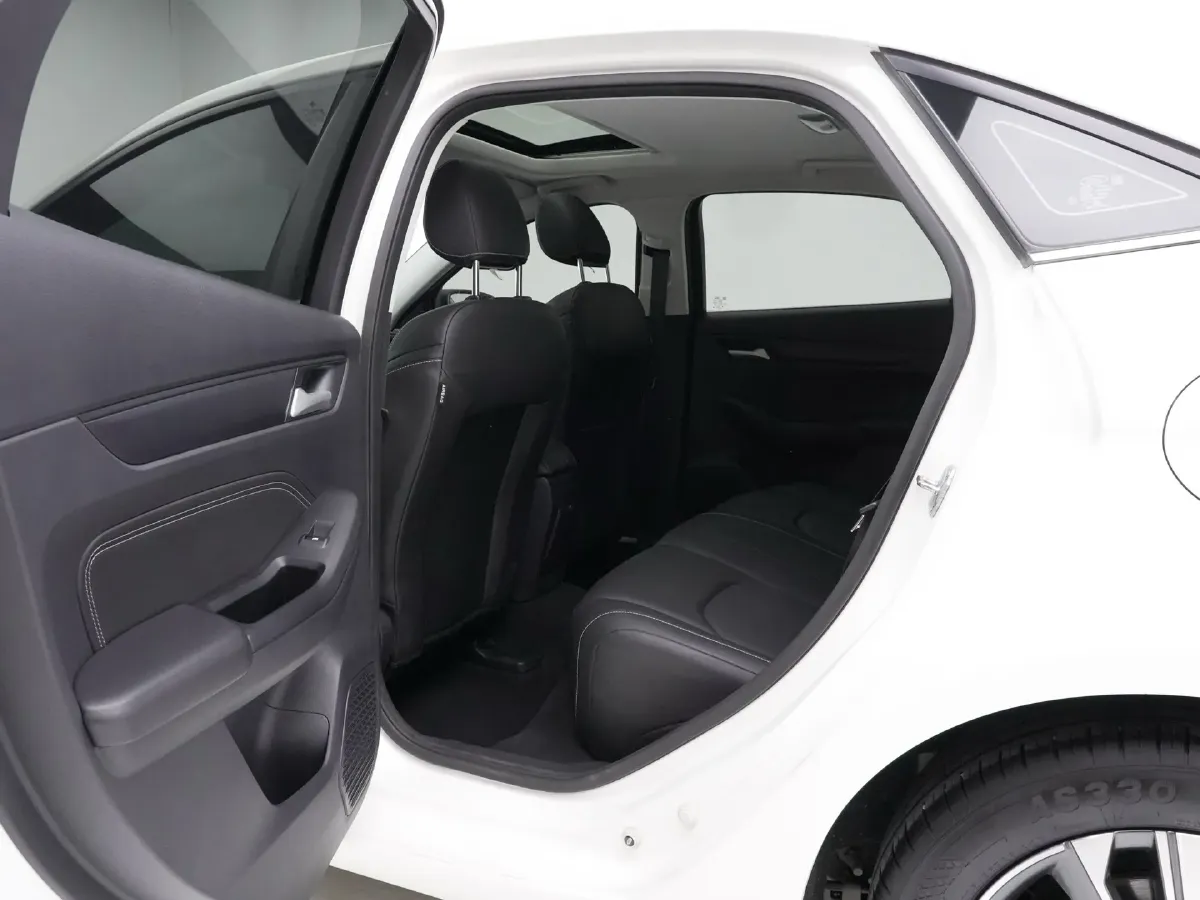 2021 Ford Escort 1.5L 122HP L3 6AT,autocango,china used car exporter,china ev exporter,chinese used car exporter,chinese used ev exporter