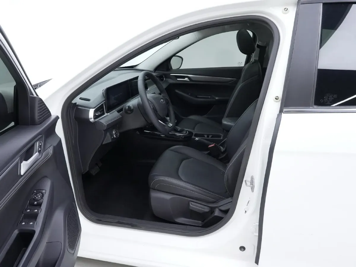 2021 Ford Escort 1.5L 122HP L3 6AT,autocango,china used car exporter,china ev exporter,chinese used car exporter,chinese used ev exporter