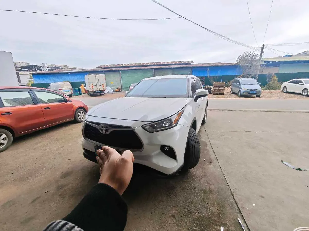 2022 Toyota Highlander 2.5L 192HP L4 E-CVT Hybrid,autocango,china used car exporter,china ev exporter,chinese used car exporter,chinese used ev exporter