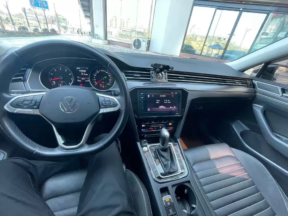 2020 Volkswagen Magotan 2.0T 186HP L4 7DCT,autocango,china used car exporter,china ev exporter,chinese used car exporter,chinese used ev exporter