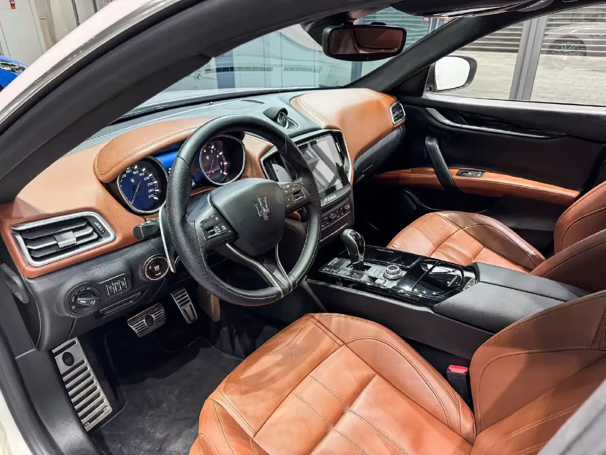 2017 Maserati Ghibli 3.0T 350HP V6 8AT,autocango,china used car exporter,china ev exporter,chinese used car exporter,chinese used ev exporter