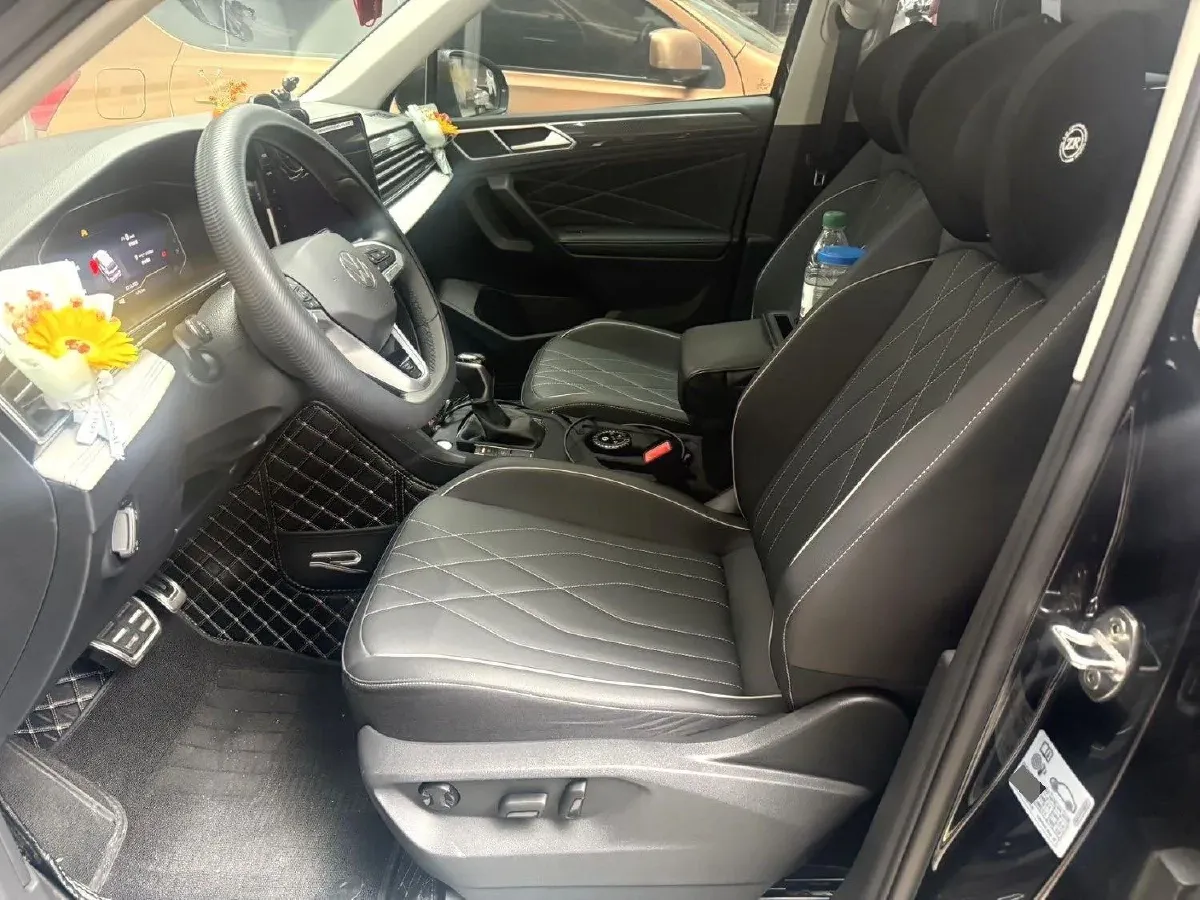 2024 Volkswagen Tiguan L 2.0T 186HP L4 7DCT,autocango,china used car exporter,china ev exporter,chinese used car exporter,chinese used ev exporter