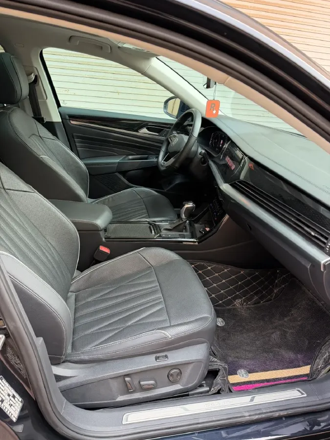 2023 Volkswagen Passat 2.0T 186HP L4 7DCT,autocango,china used car exporter,china ev exporter,chinese used car exporter,chinese used ev exporter